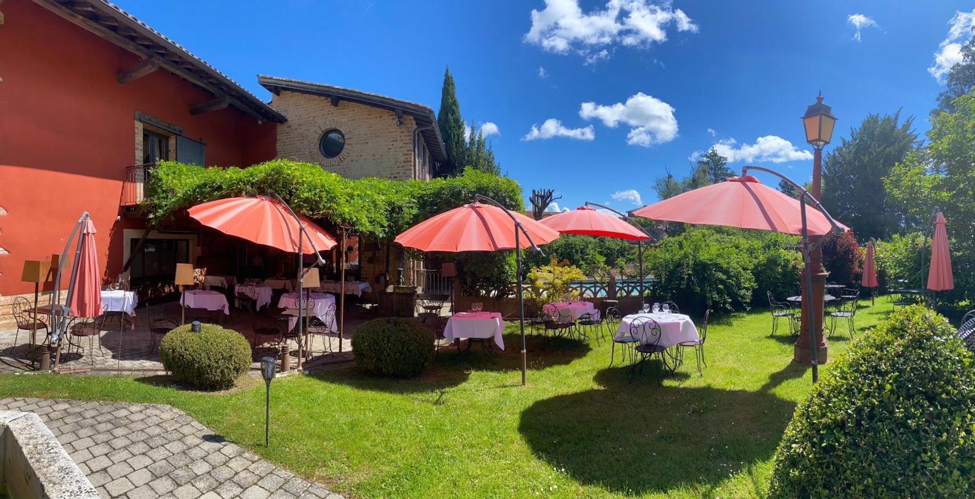 Les Jardins De La Tour Hotel Chatillon sur Chalaronne Bagian luar foto