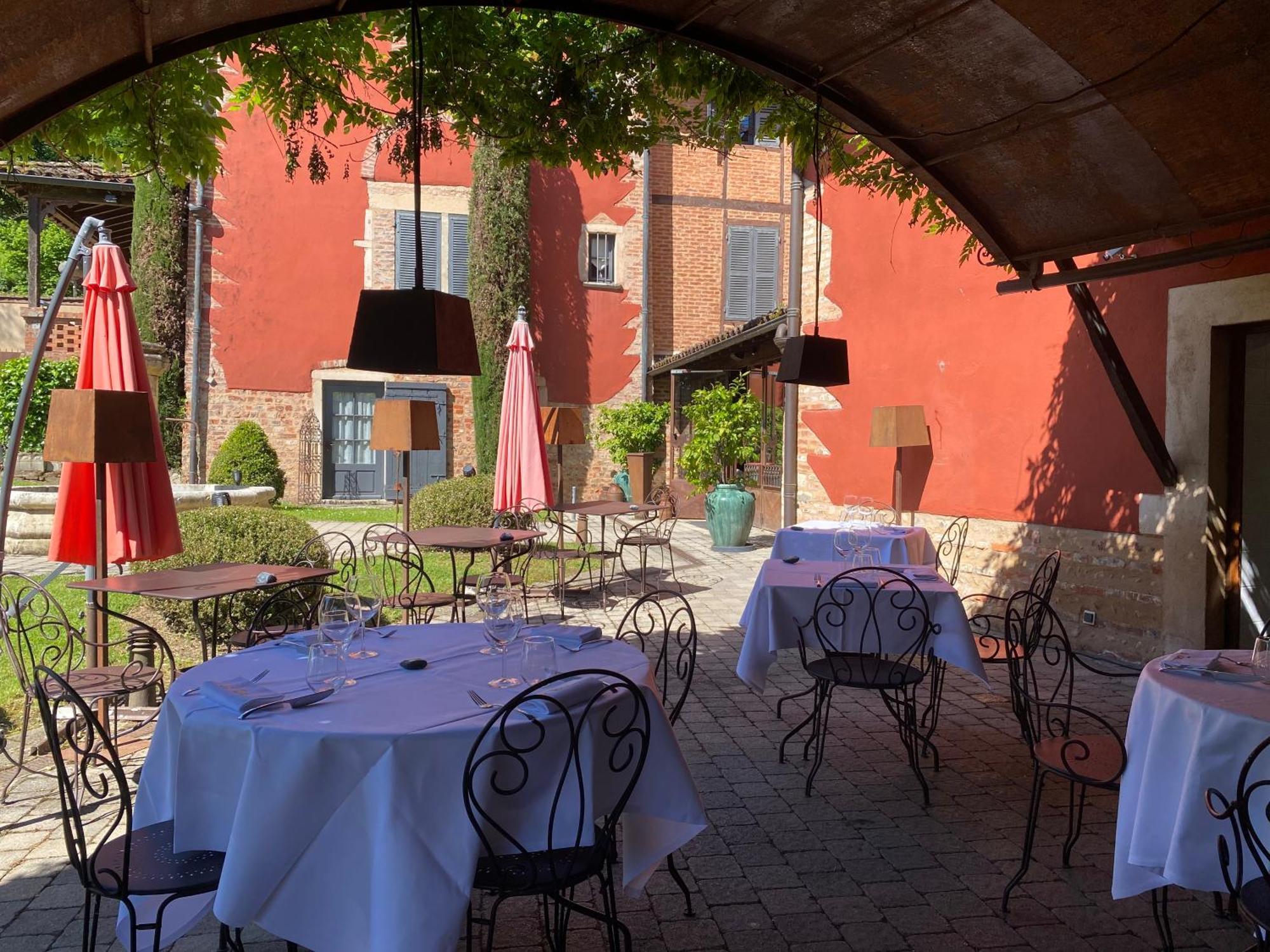Les Jardins De La Tour Hotel Chatillon sur Chalaronne Bagian luar foto