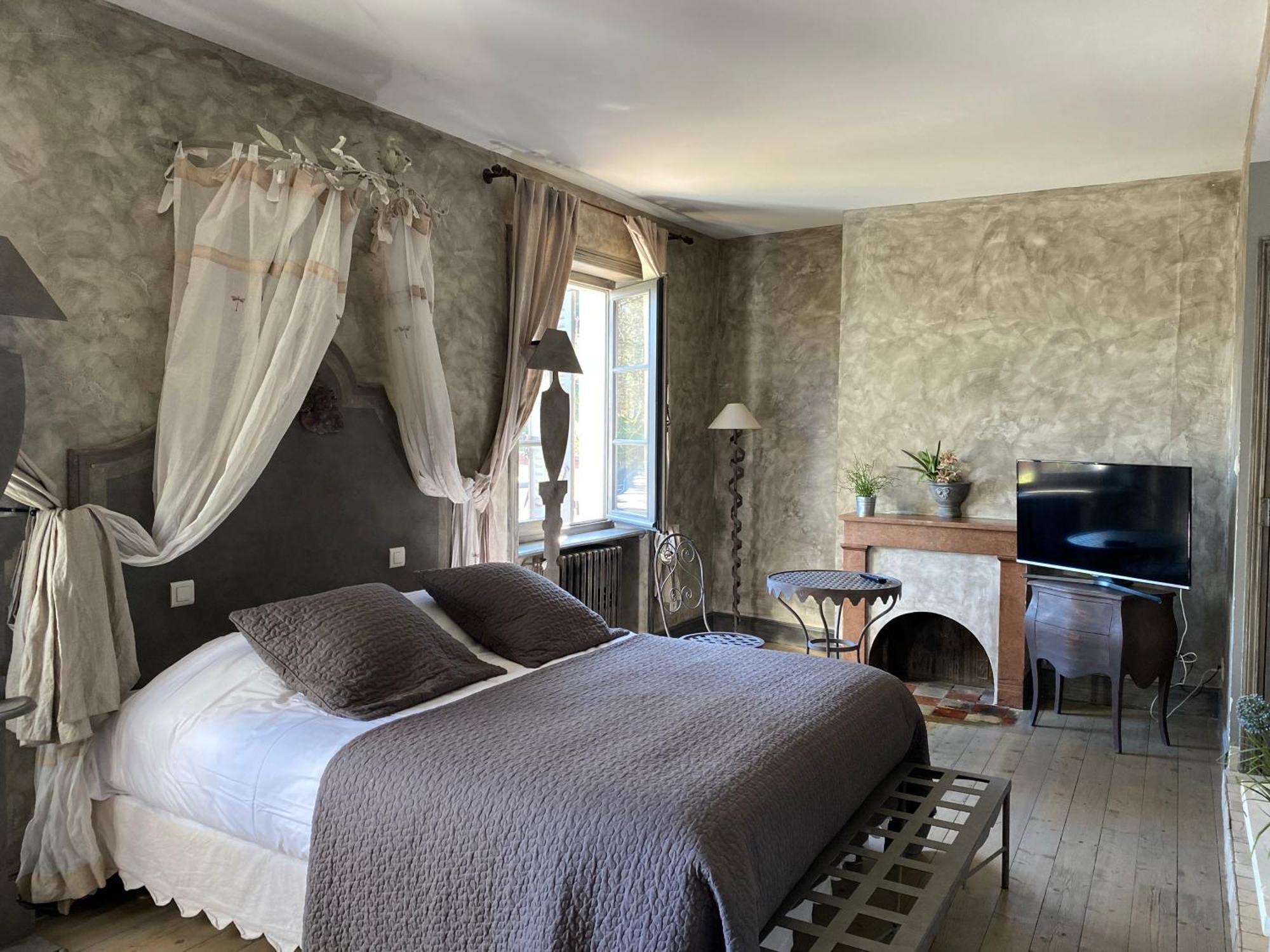 Les Jardins De La Tour Hotel Chatillon sur Chalaronne Bagian luar foto